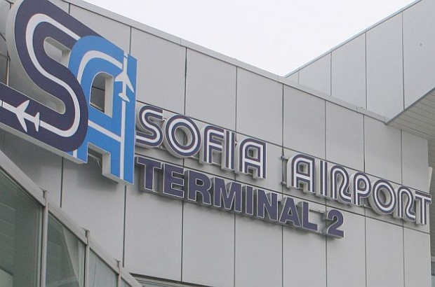 "Боинг" 737 кацна аварийно на "Летище София" (ОБНОВЕНА) 9 “Боинг” 737 кацна аварийно на “Летище София” (ОБНОВЕНА)