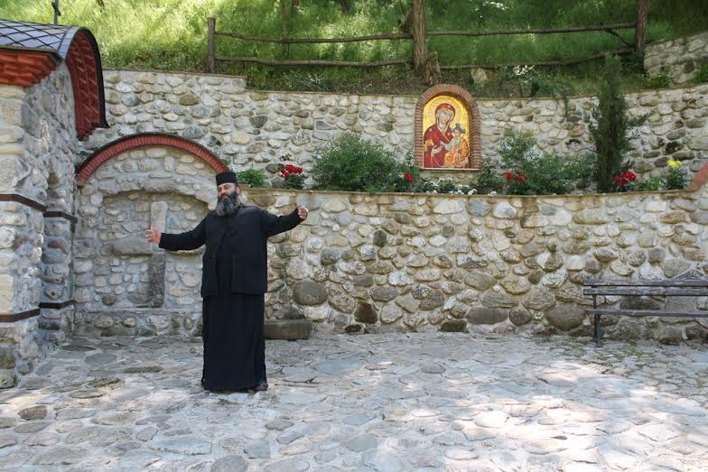 Отец Николай проповядва и гради храмове в Мелник 9 Отец Николай проповядва и гради храмове в Мелник