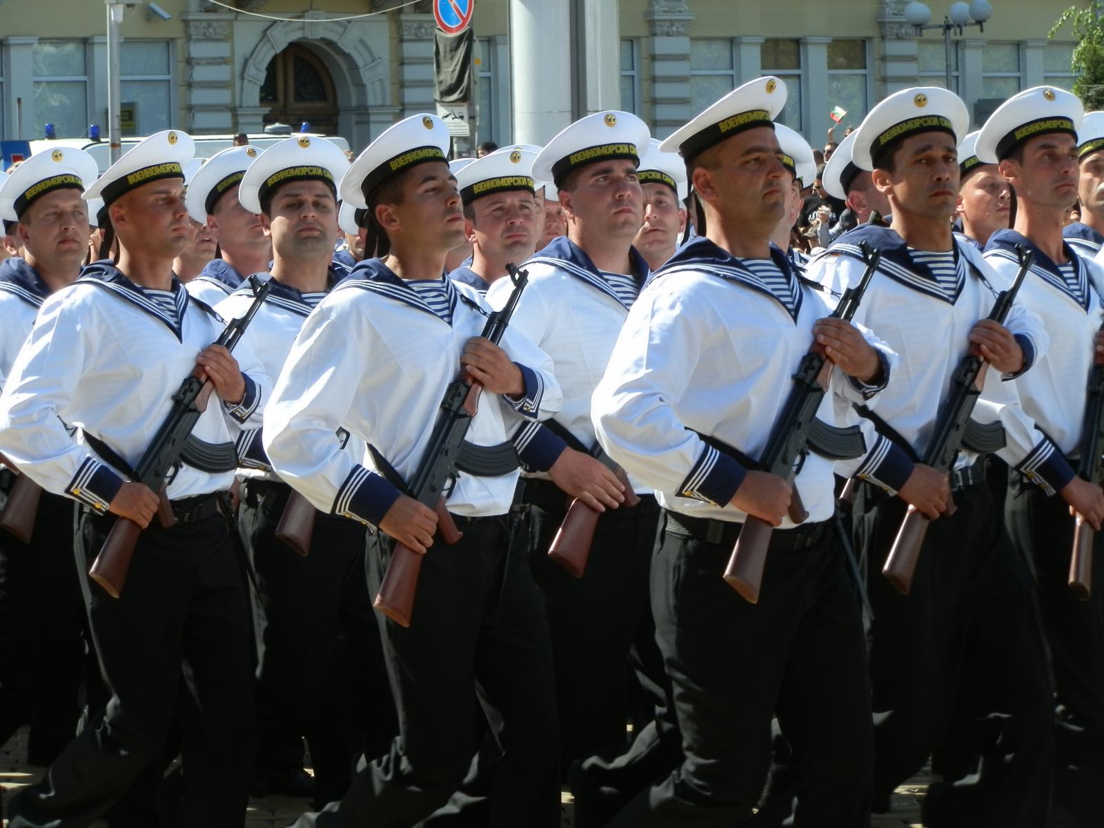 Молебен за здраве на моряците огласи “Св.Николай Чудотворец” във Варна