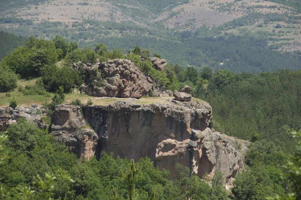 Огромно древно светилище край Кърджали очаква своите изследователи