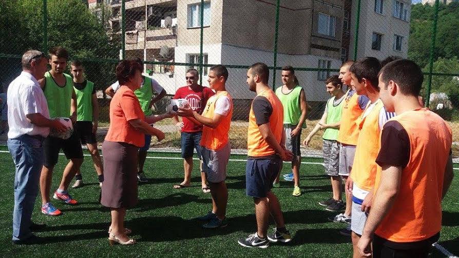 Нова спортна площадка радва перничани