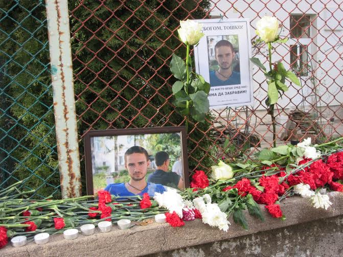 “Поничките” съдят почернените роднини на починалия Тодор