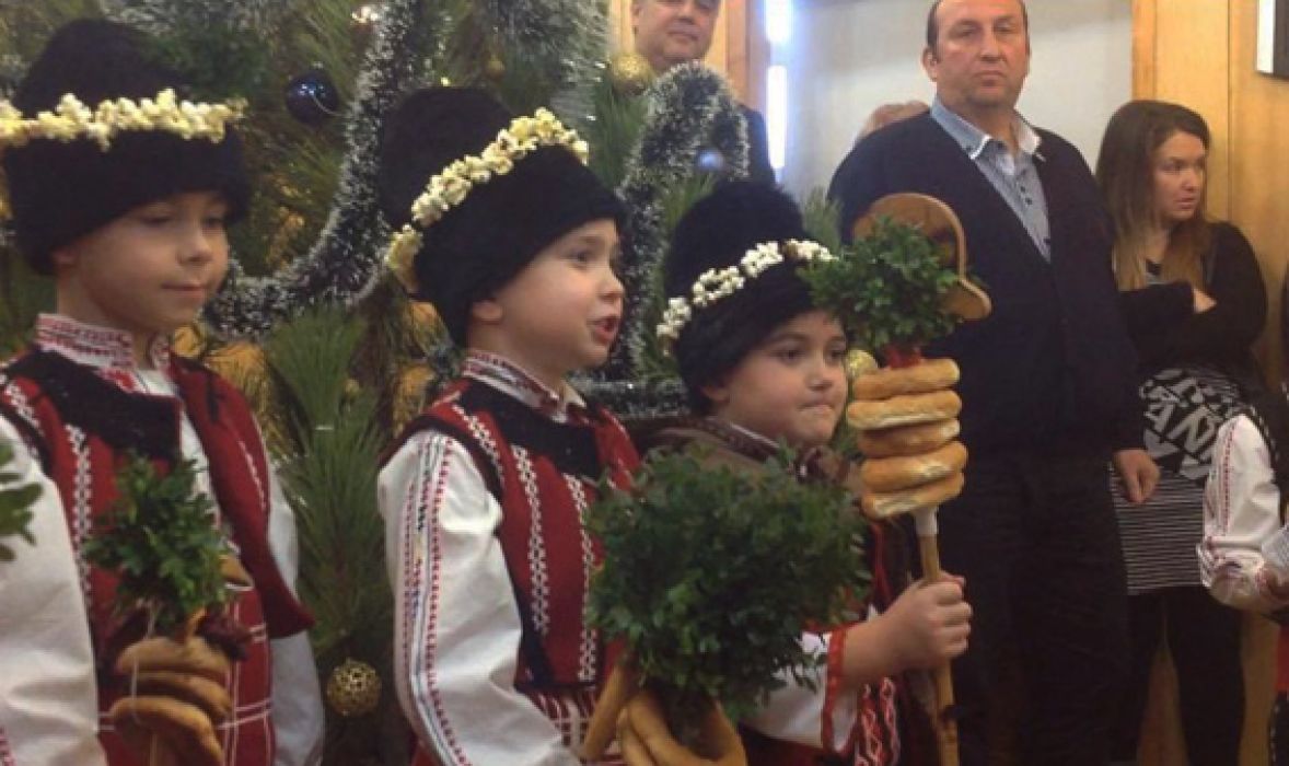 Коледари наричаха в Средец