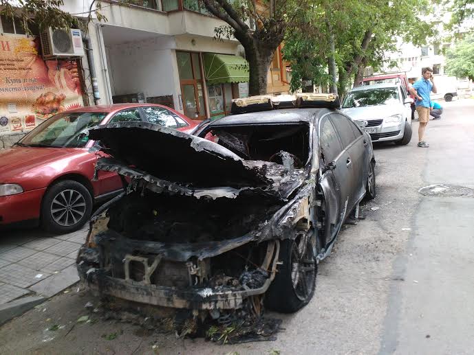 Запалиха мерцедеса на млад старозагорчанин 1 57786714 8a76 0b8b