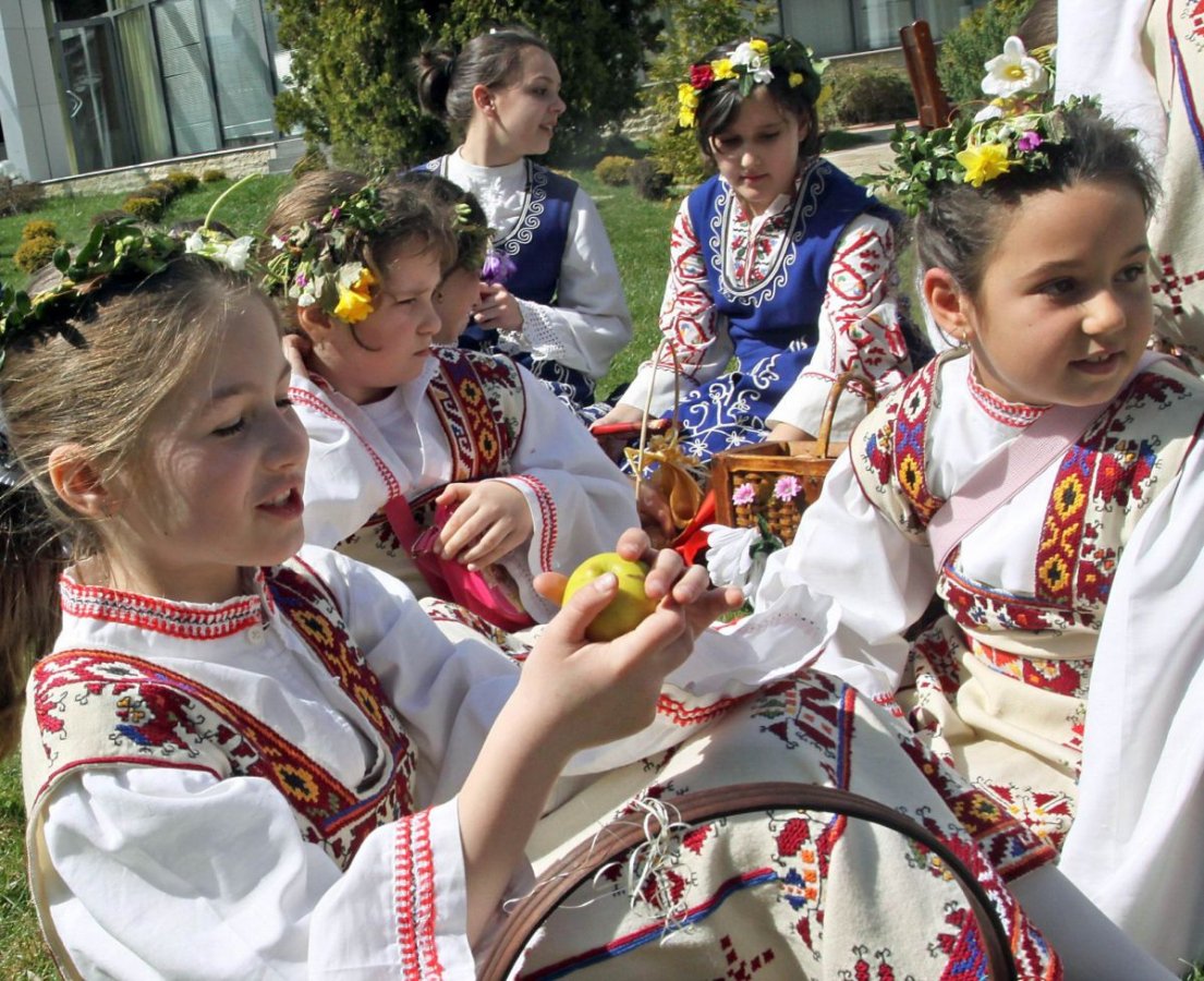 Лазарки ще наричат за здраве и късмет в центъра на Бургас 9 Лазарки ще наричат за здраве и късмет в центъра на Бургас