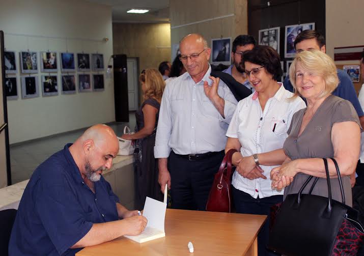 Социален патолог извади на тезгяха политическа сатира 10 Социален патолог извади на тезгяха политическа сатира