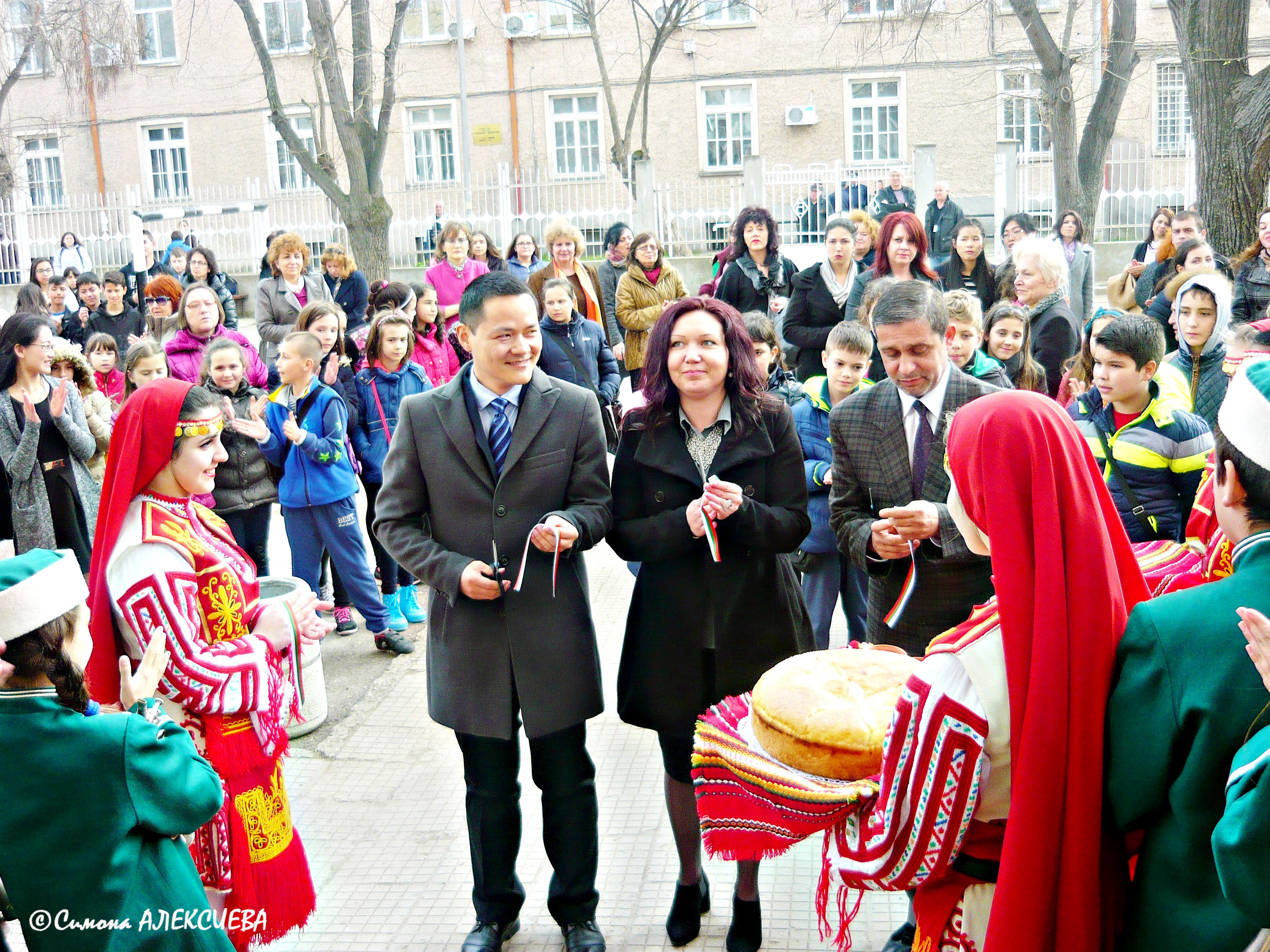 Класна стая „Конфуций” откриха в Търговище (СНИМКИ)