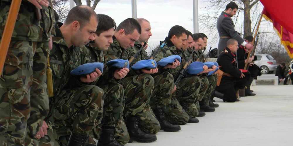Военни почести за загинали офицери