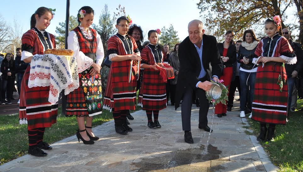 Термален оранжериен комплекс „Аида Ботаник“ откриха в Минерални бани