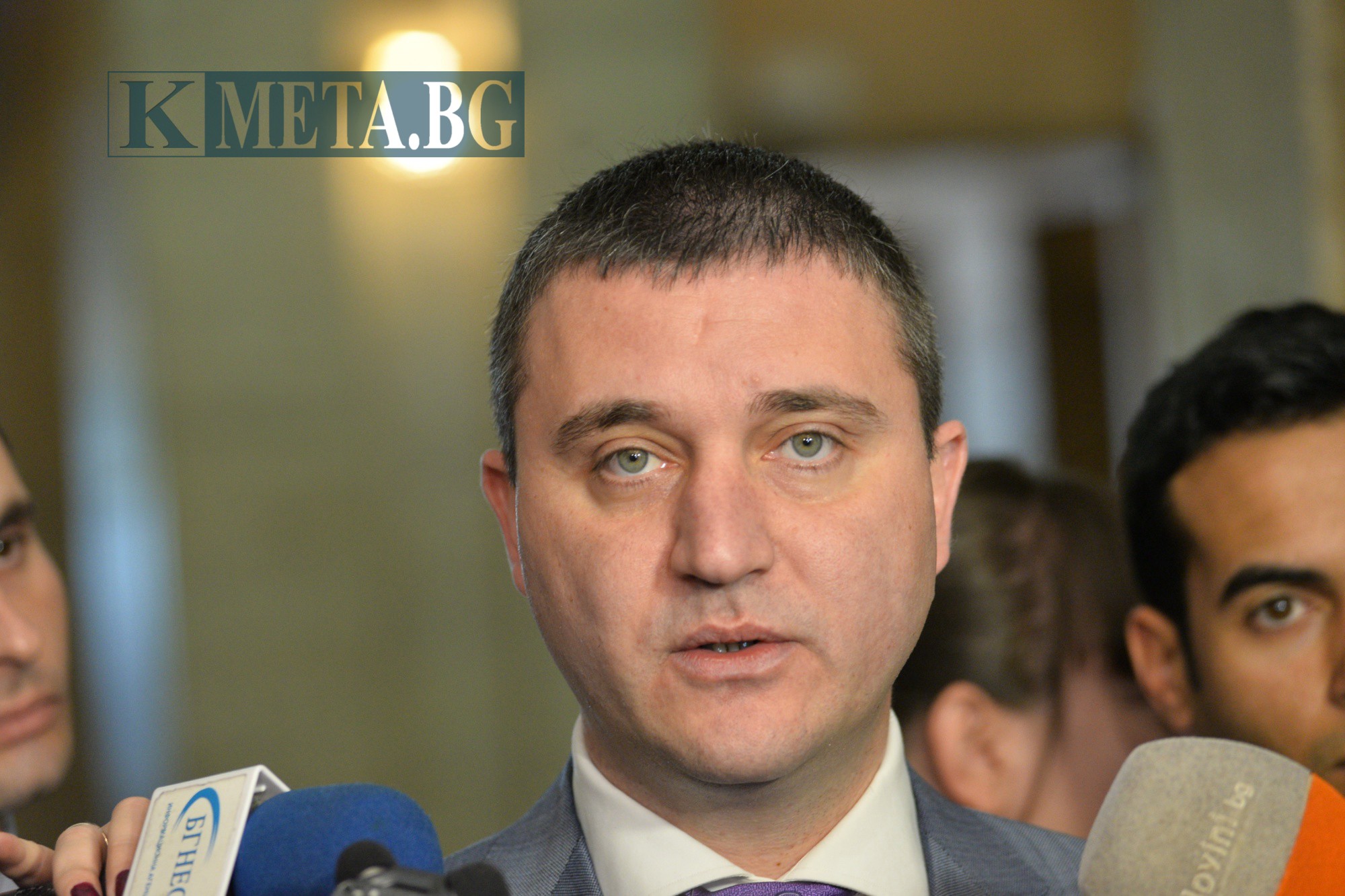 Българите трябва да спрат да пестят всеки лев, смята Горанов 10 Българите трябва да спрат да пестят всеки лев, смята Горанов