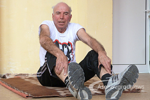 72-годишен българин се готви за рекорд по коремни преси (ВИДЕО) 9 72-годишен българин се готви за рекорд по коремни преси (ВИДЕО)