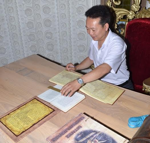 Корейски дипломат преписва „История Славянобългарска” в замък край Бургас 9 Корейски дипломат преписва „История Славянобългарска” в замък край Бургас