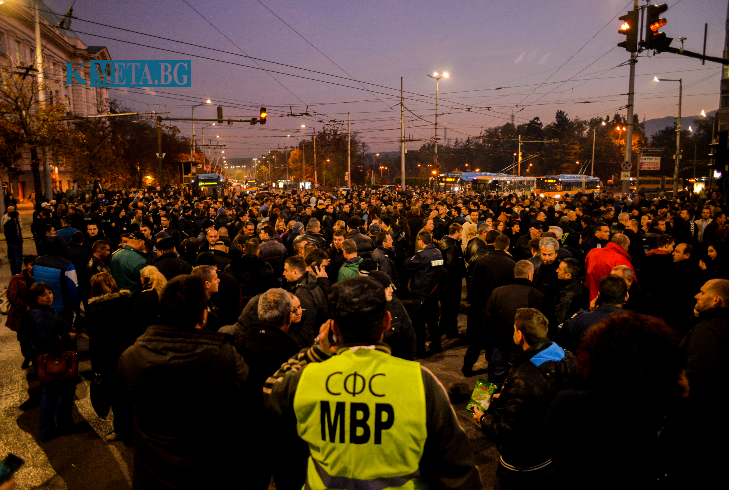 Таксиметровите шофьори се изтеглиха от “Орлов мост”