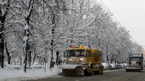 Столична община изкара снегорините
