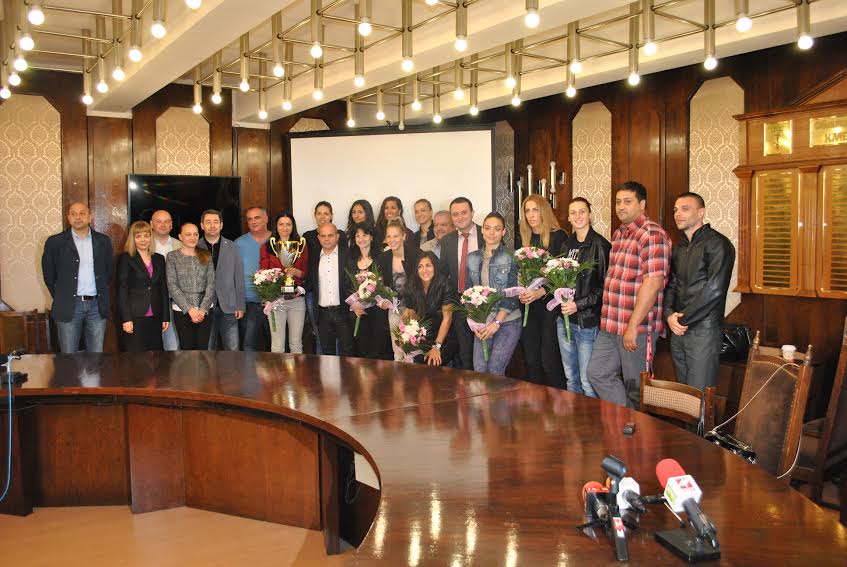 „Дунав 8806“ с отборна премия от кмета за пета шампионска титла 1 57786714 e9fc bc04