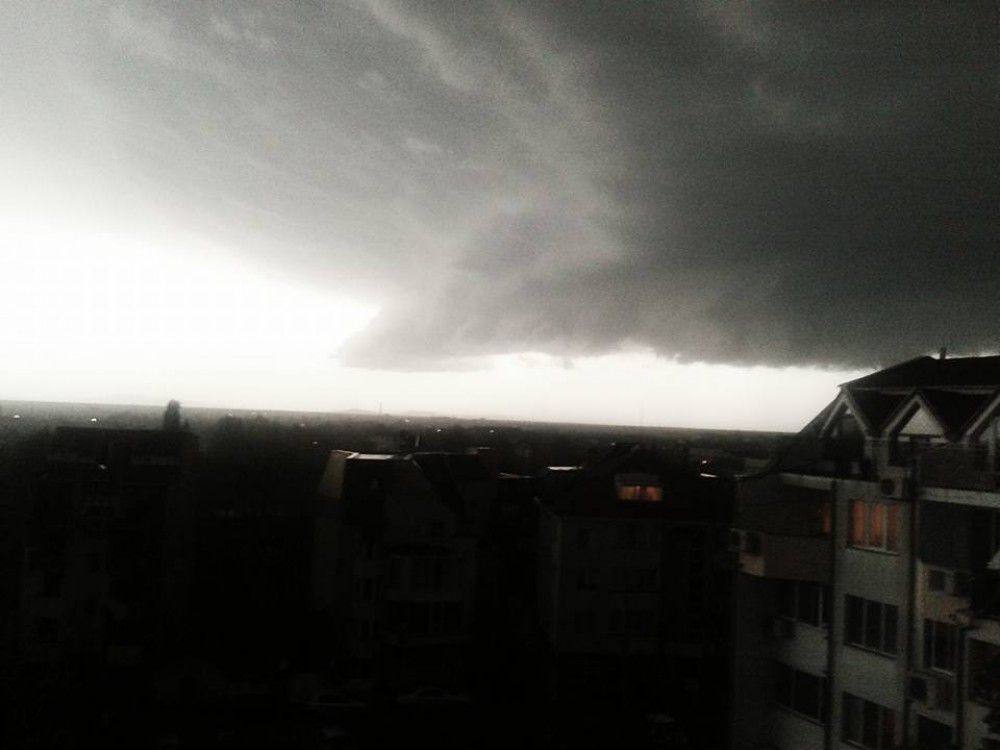 Ямбол се възстановява след бурята