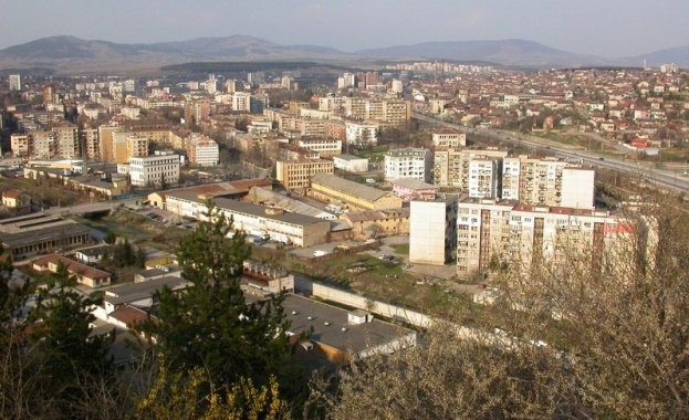 Перник с втори ВУЗ