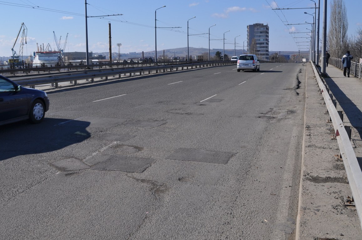 Усилените ремонти по бургаските улици ще продължат до есента