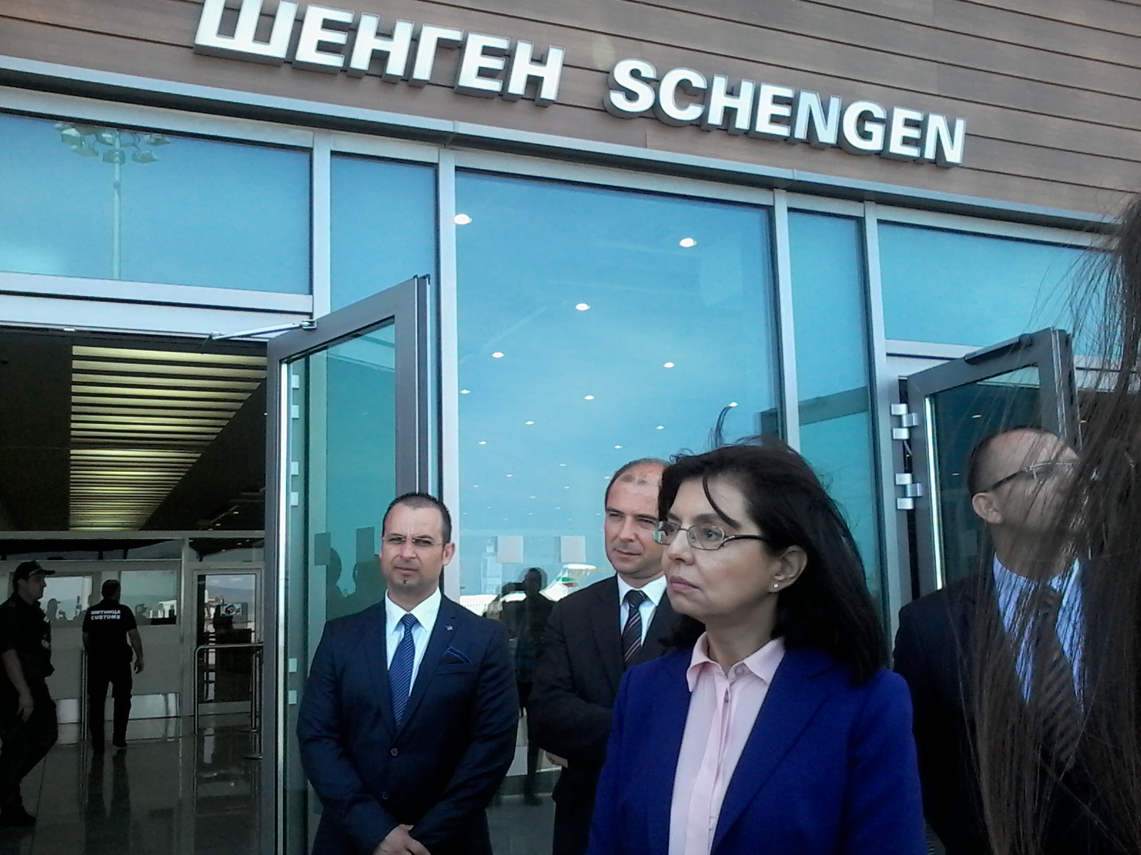 Вицепремиерът Меглена Кунева инспектира и летището в Бургас 1 577e4b33 de5e cfcc