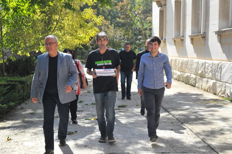 Хиляди се подписаха в подкрепа на кмета на Враца 9 Хиляди се подписаха в подкрепа на кмета на Враца