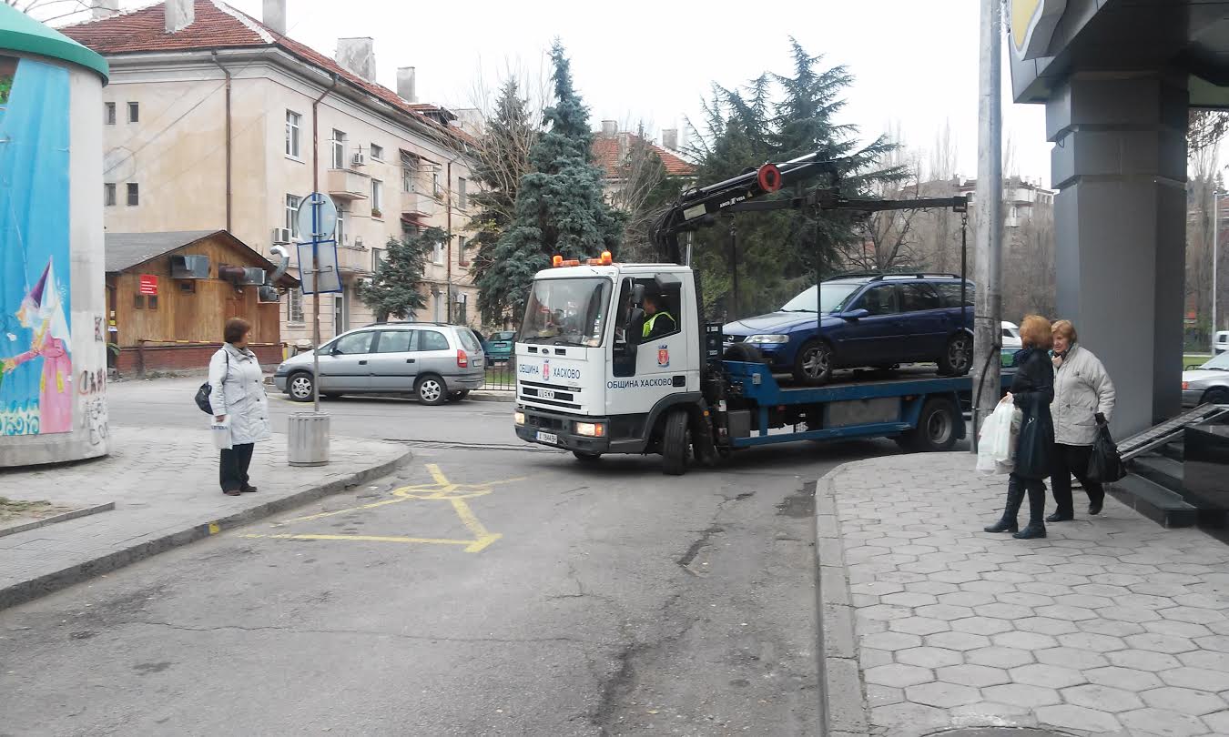 Определиха цена на годишния стикер за Синя зона в Хасково