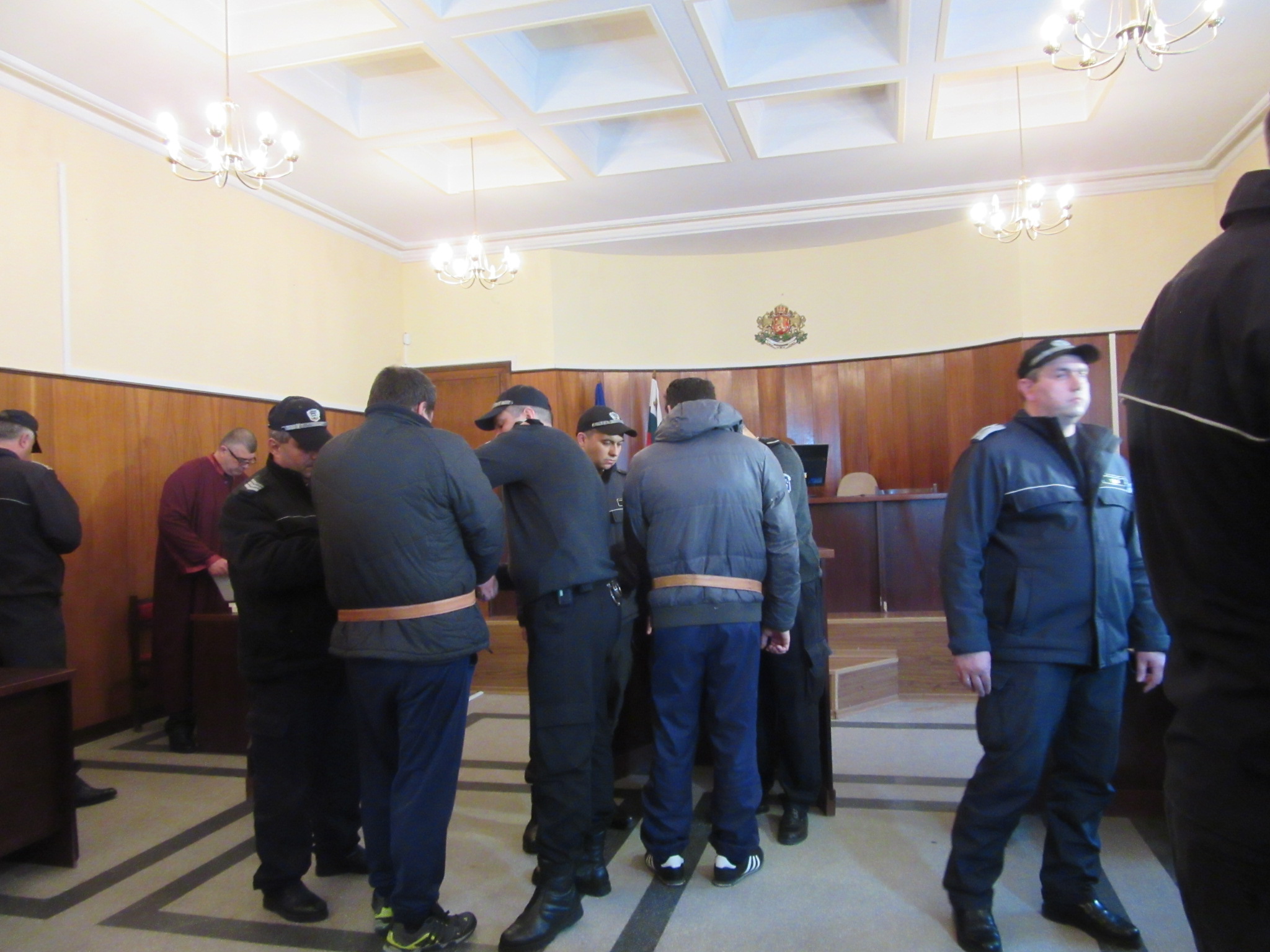 Домашен арест за обвинените в убийството на ученика от Враца
