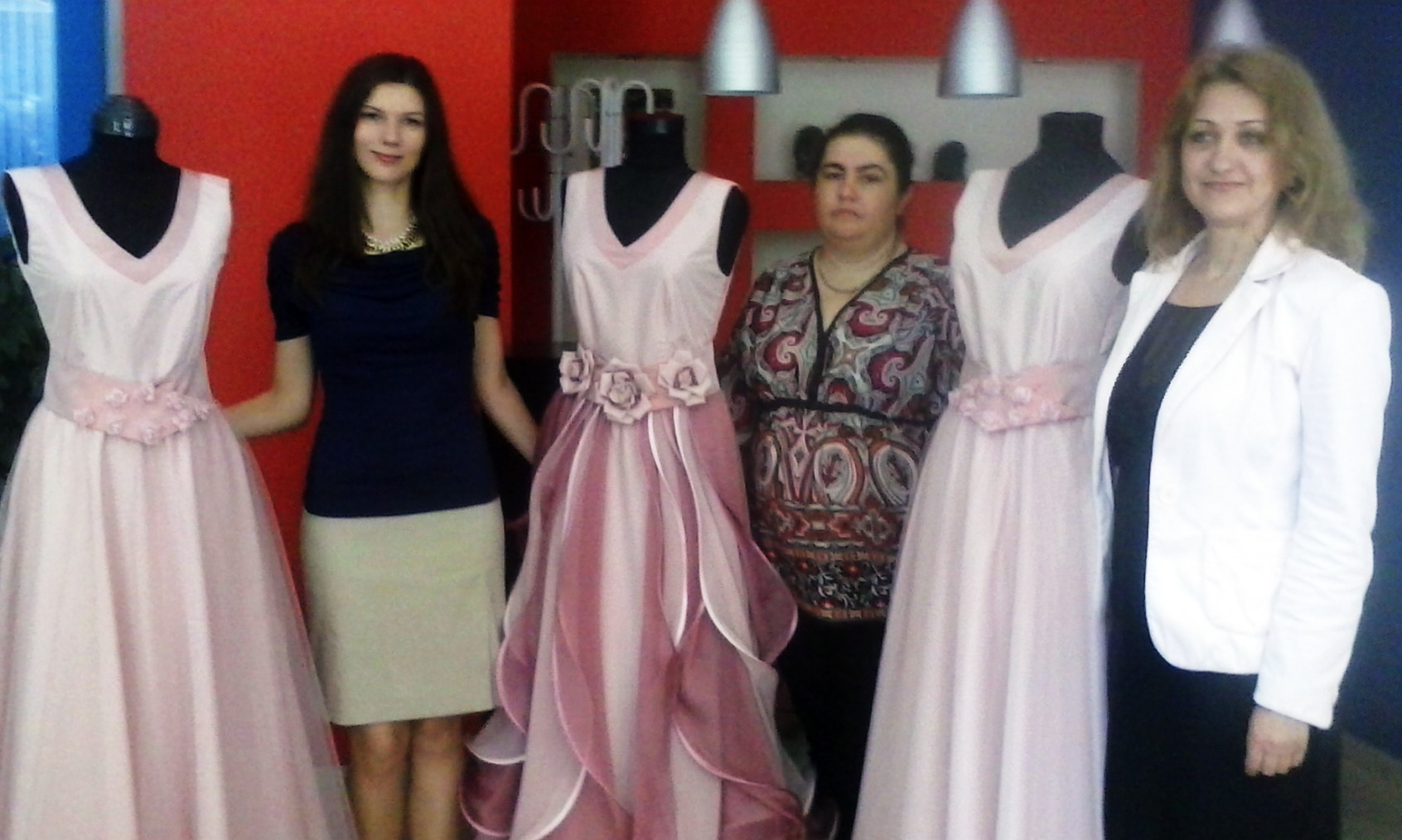 Показаха роклята на Царица Роза 2016 1 59bec770 6aee 82cf