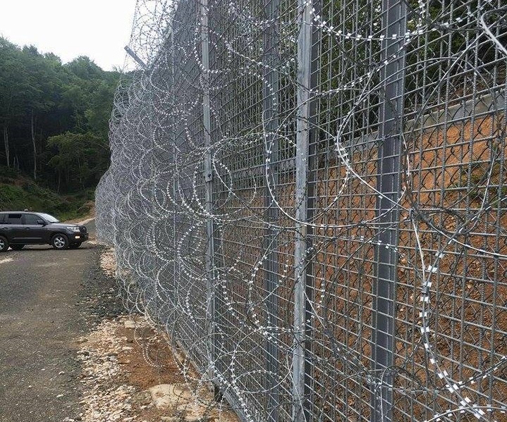 Не можем да разчитаме само на ограда по границата