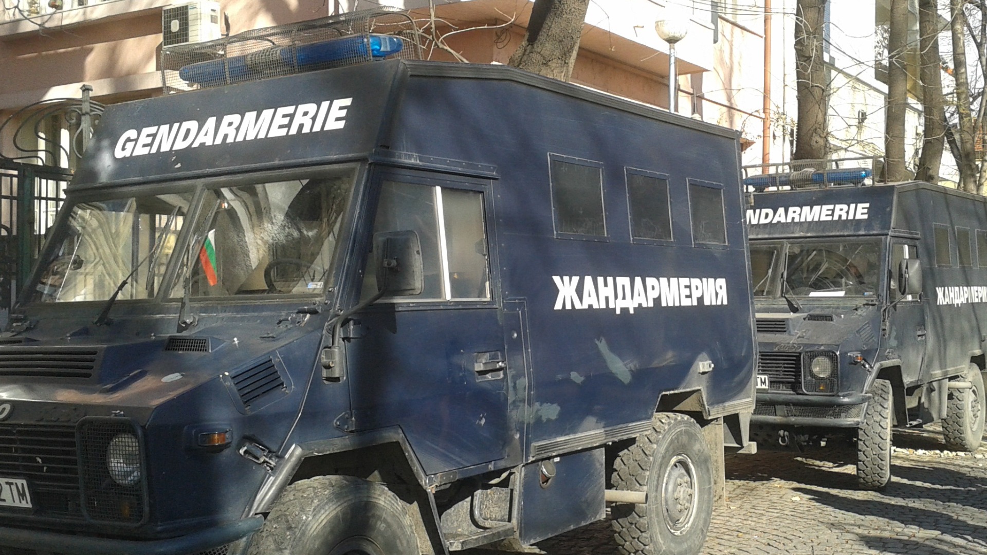 Англичанин благодари на жандармеристи, открили откраднатите му пари и вещи