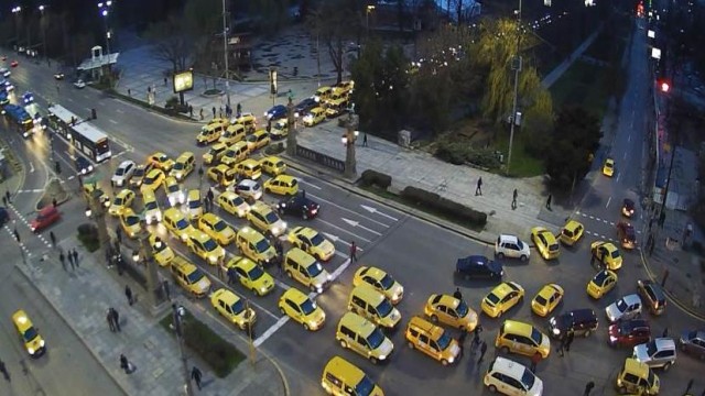 89% от печалбата на такситата остава скрита