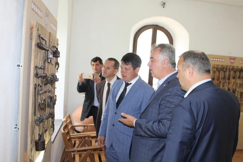 Уникална изложба на старинни катинари откриха в Ардино