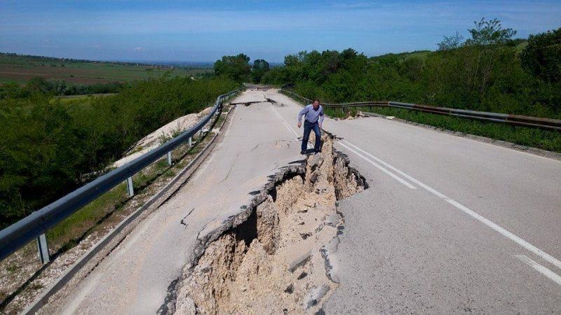 Започнаха ремонти по селските пътища в Шуменско 1 5cf73e66 d482 f9a7