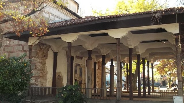 Окончателно: Куршум джамия остава на карловци
