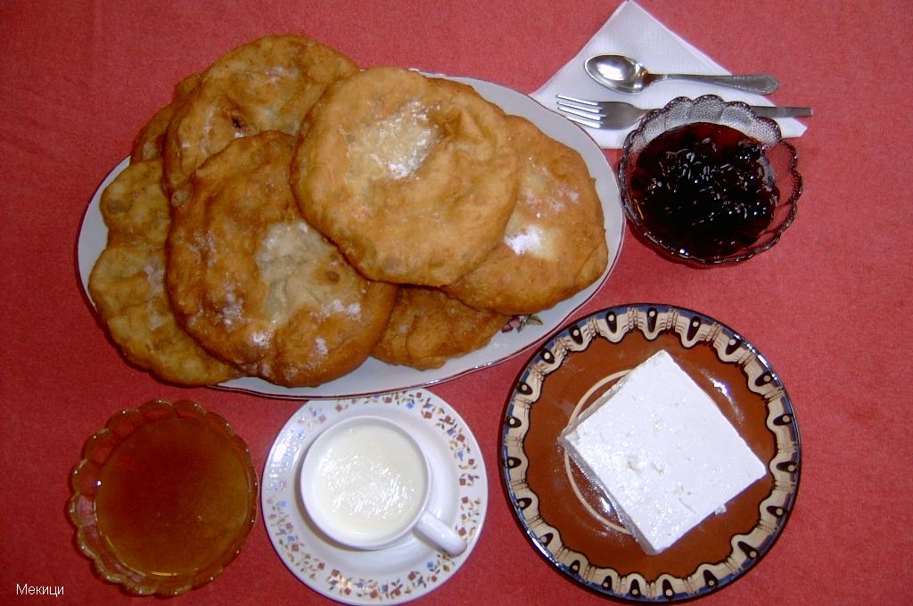 Благотворителна акция с мекици и сладко в Рудоземско