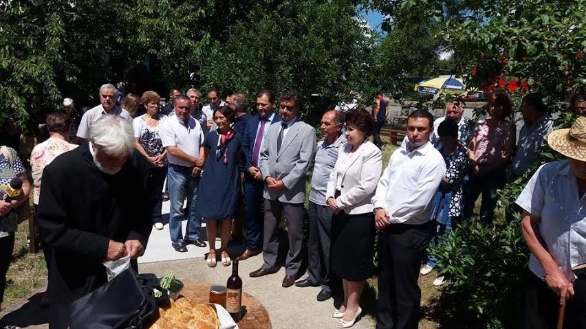 Пожарникарите в Пернишко отбелязаха Илинден с водосвет