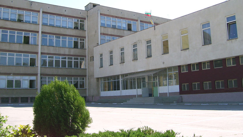 Варненски ученик стреля с пистолет в час