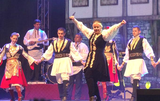 Започват празничните дни в Червен бряг