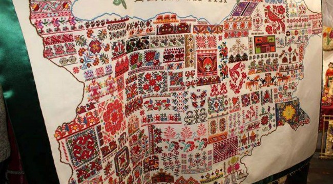 Българка от Япония избродира с шевици картата на България (СНИМКИ) 1 5e1a64c4 d421 cd20
