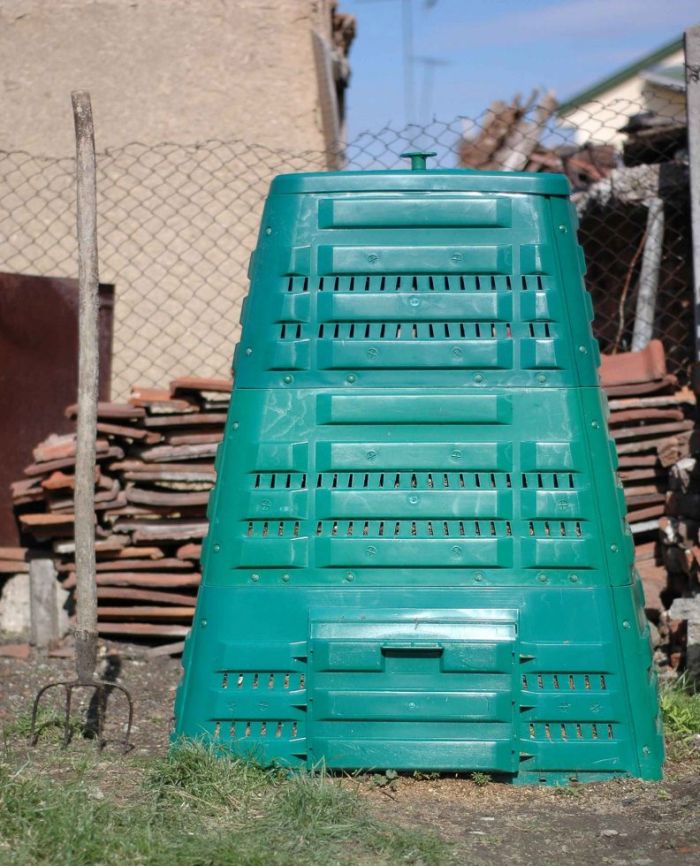 Община Момчилград раздава компостери за по-чиста среда