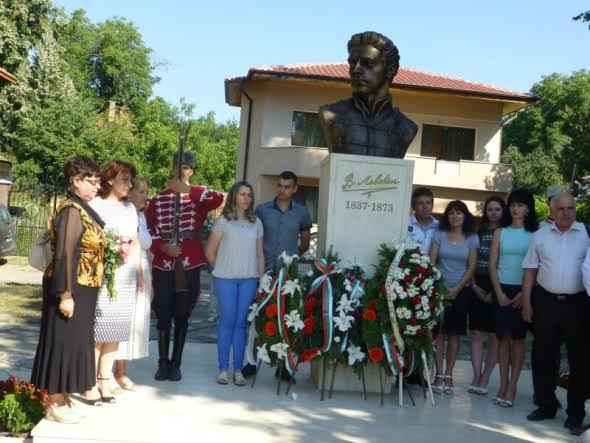 Трима бяха удостоени със званието “Почетен гражданин на Мездра”