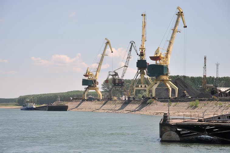 Нивото на Дунав при Лом падна под метър