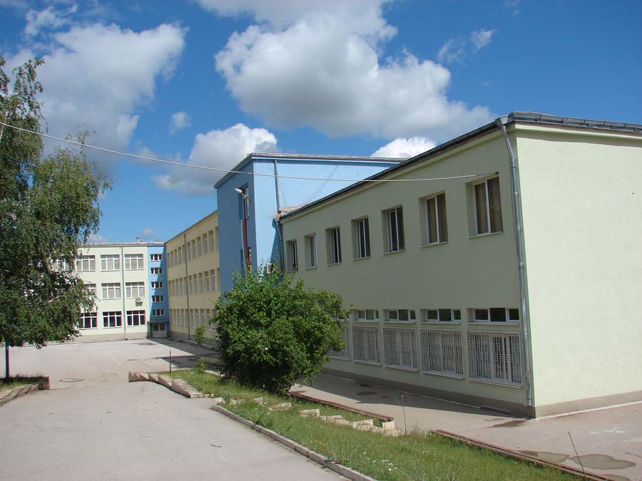 Врачанско училище осъмна в розово