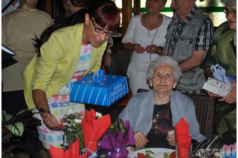 Народният представител Даниела Савеклиева бе гост на 100-годишния юбилей на благоевградчанка