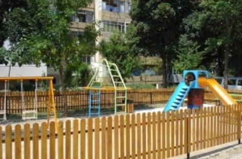 Общинска фирма ремонтира детска площадка в плевенския квартал „Сторгозия” 1 5eec8dfa 6a4f a92c