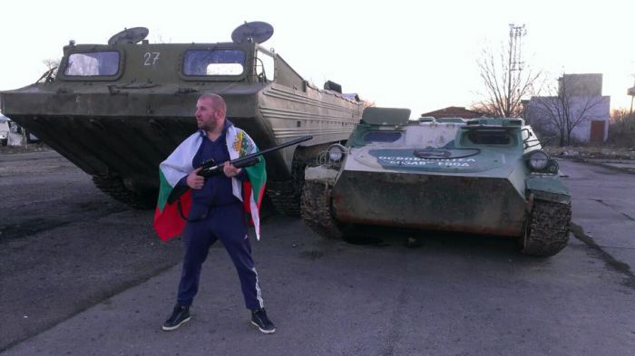 Ловецът на мигранти Динко предизвика верижна катастрофа