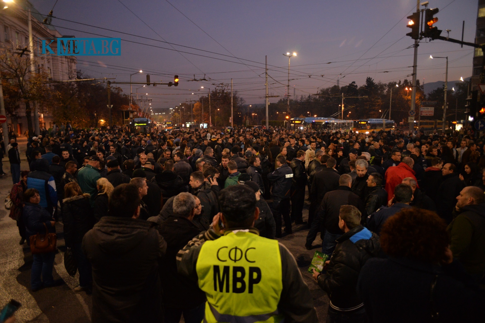 Ръководството на МВР в Пловдив протестира със служителите си
