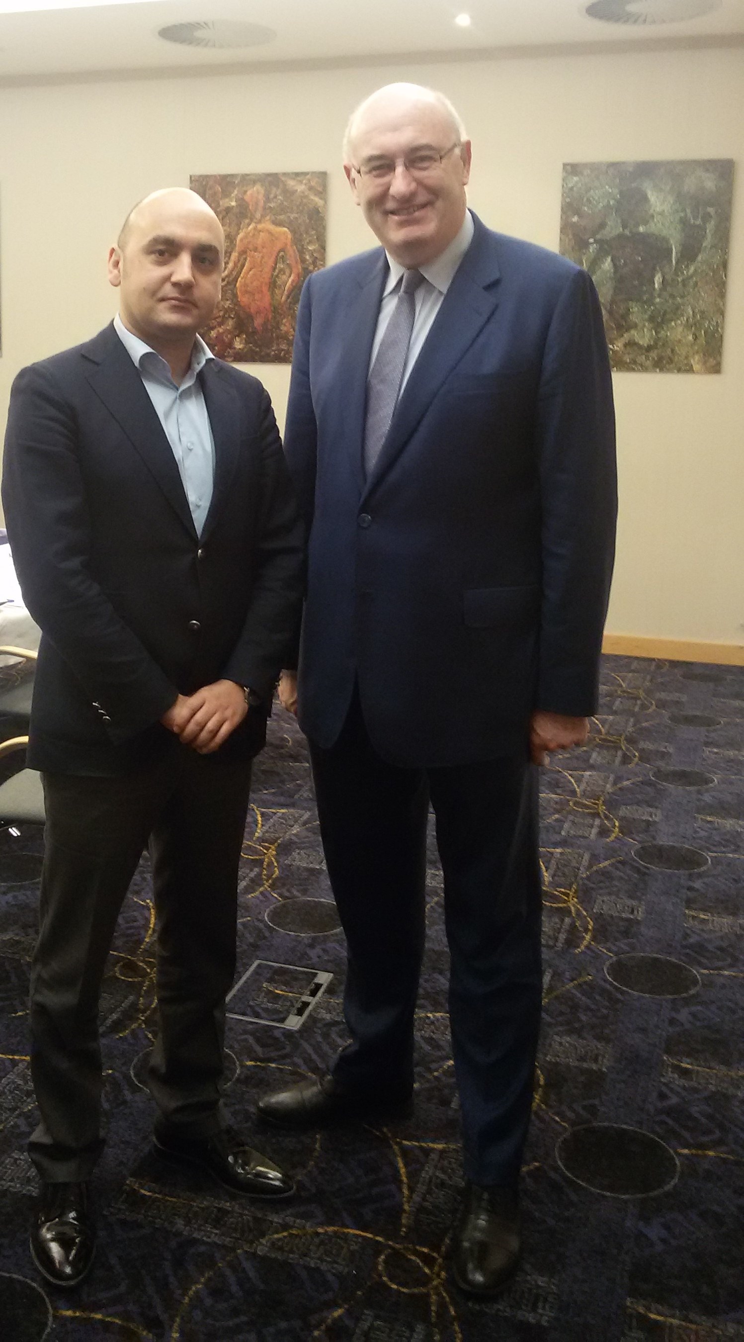 Еврокомисар: Движите се отлично в Програмата за развитие на селските райони