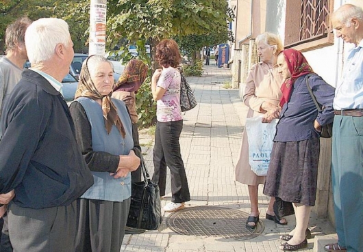 Пенсионери от Горна Оряховица станаха “комунални нинджи”