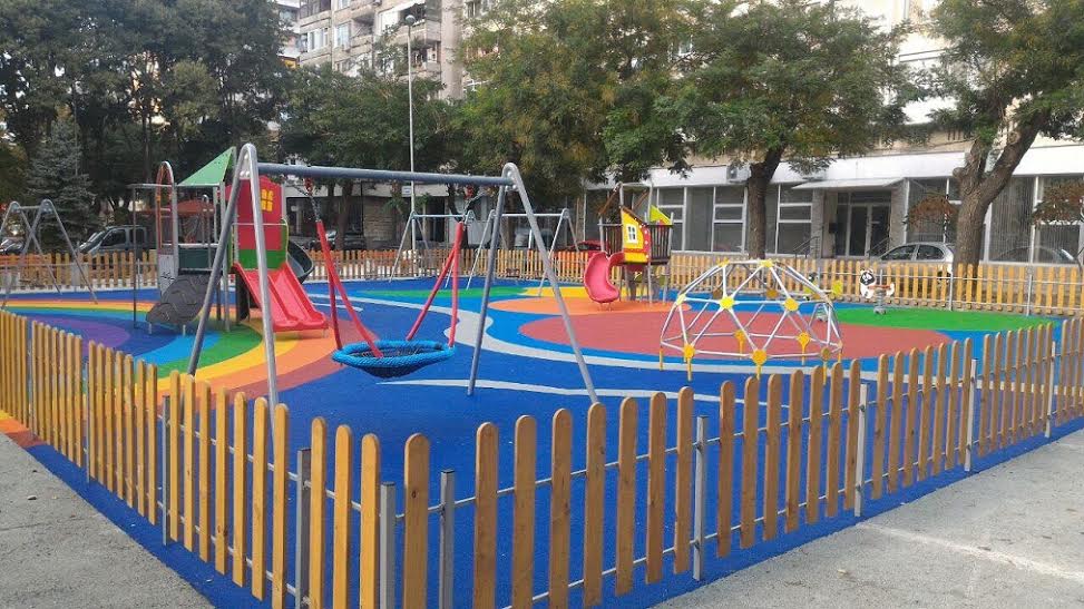 Нова площадка за игра в центъра на Бургас