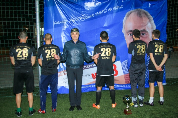 Кирил Йорданов с футболен отбор към изборите за Варна